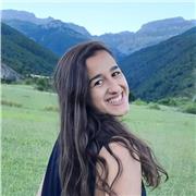 Me llamo Eva y tengo 21 años. Ofrezco clases de apoyo y refuerzo a alumnado de Primaria